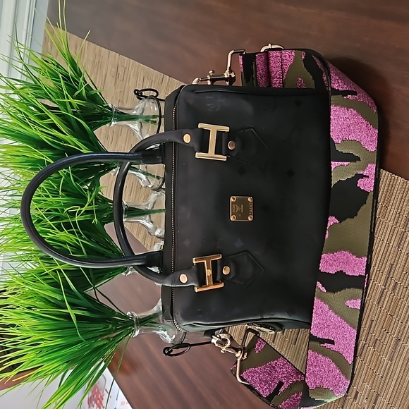 💥Authentic COA💥 MCM Visetos w/unbranded strap!! - Picture 13 of 13